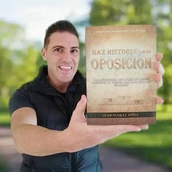 César Vázquez Yáñez - Policía Local y autor de “Haz historia con tu oposición”